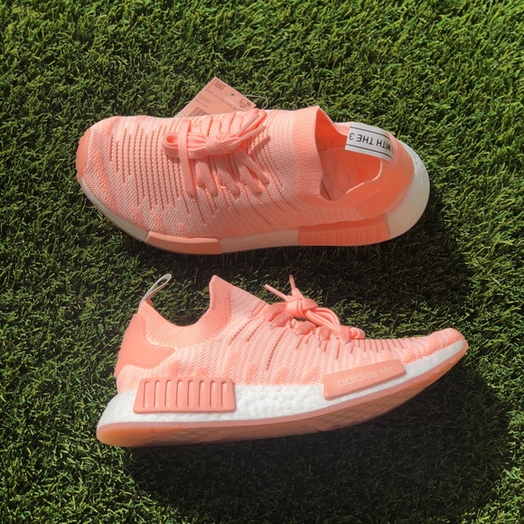 adidas Shoes - 🚨SALE SALE🚨 Adidas NMD_R1 STLT PK